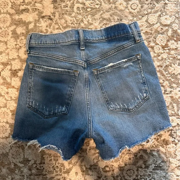 Abercrombie & Fitch High Rise Mom Shorts - 4 inch - Picture 6 of 7